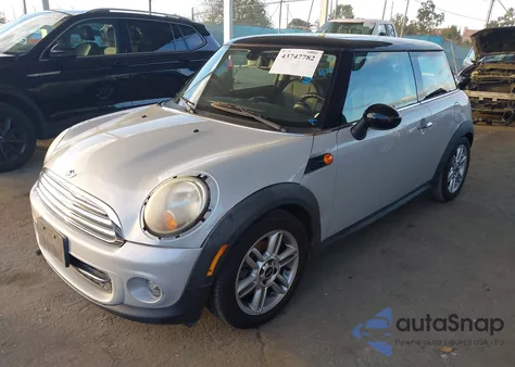 2011 Mini Cooper z USA, uszkodzony, nr VIN WMWSU3C55BT092064